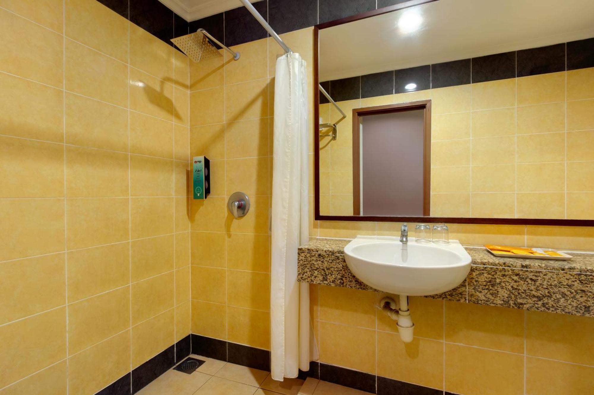 Kings Hotel Melaka Kültér fotó