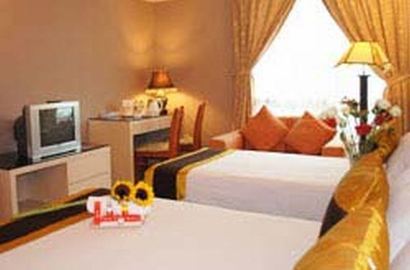 Kings Hotel Melaka Kültér fotó