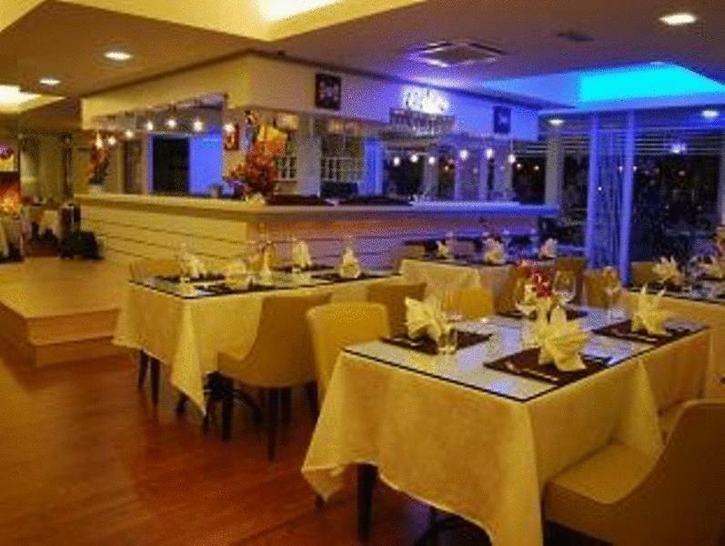 Kings Hotel Melaka Kültér fotó